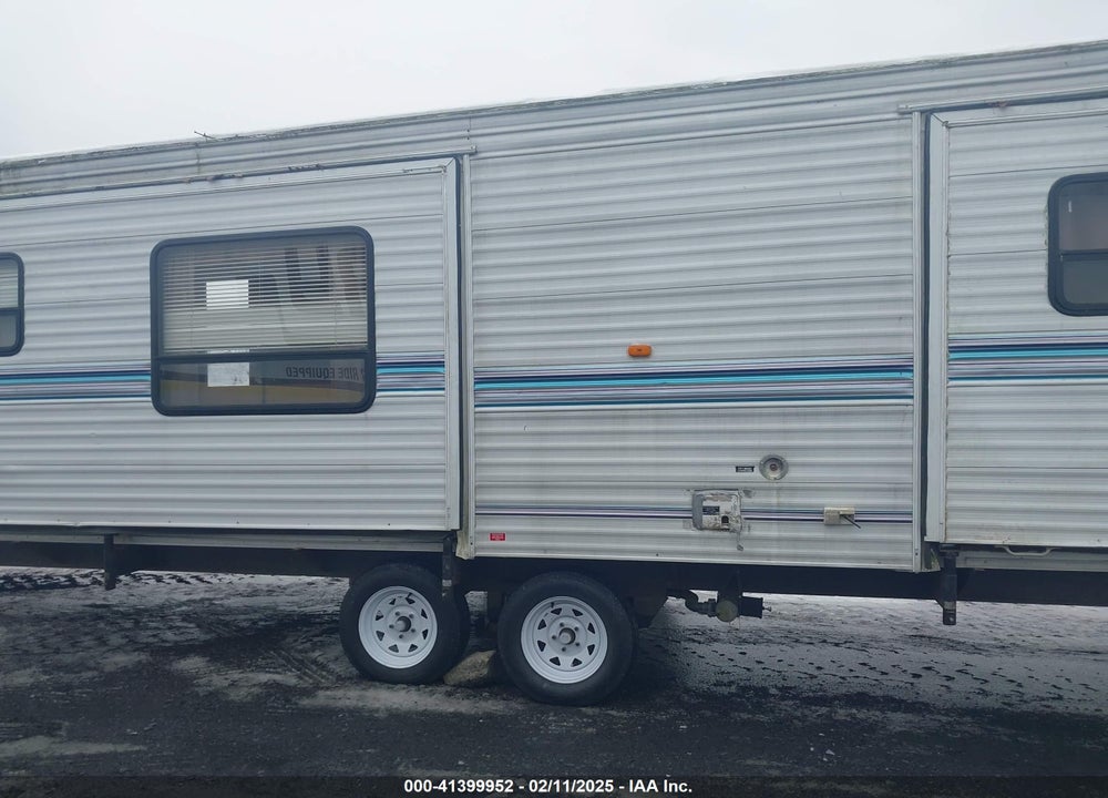 2001 HY-LINE PARK MODEL TRAVEL TRAILER VIN: 19LBA02UX1A010509