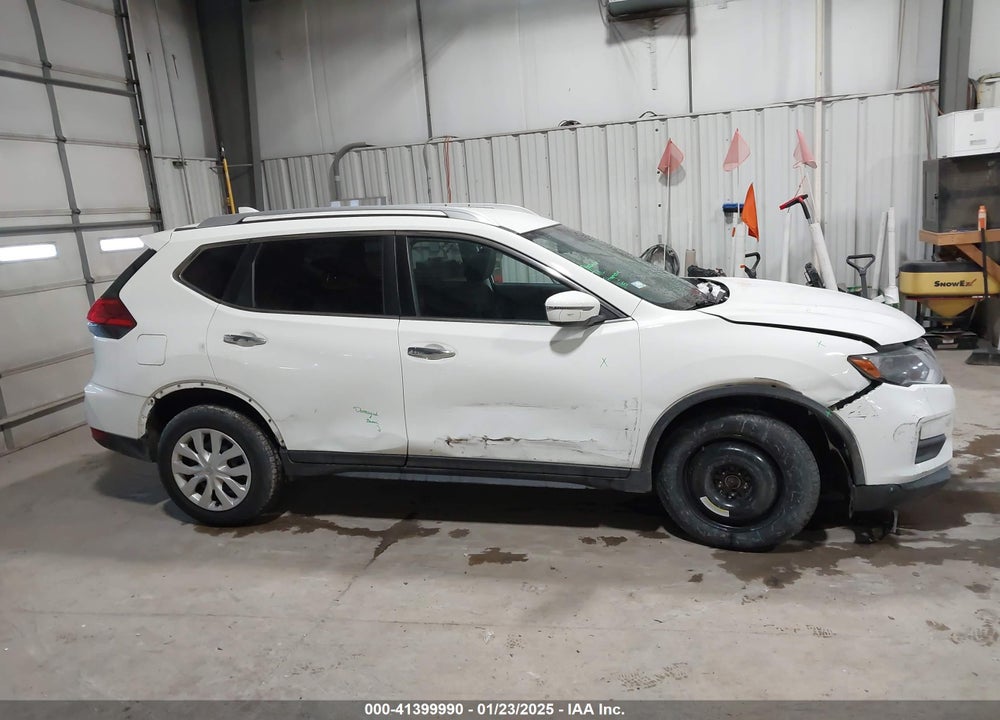 2017 NISSAN ROGUE S VIN: JN8AT2MV5HW007570