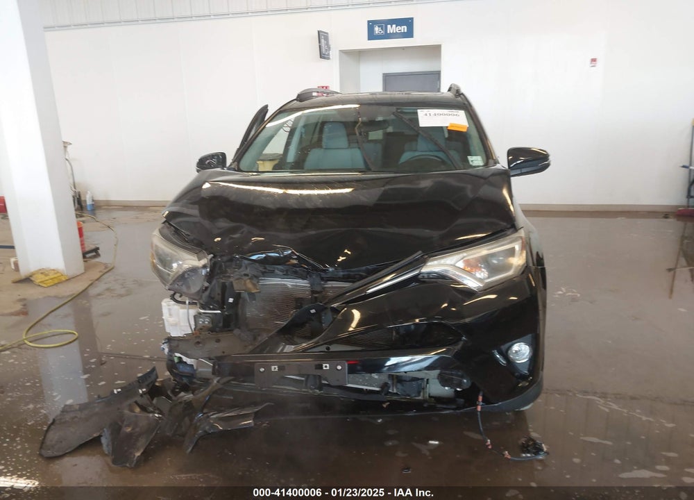 2018 TOYOTA RAV4 ADVENTURE/XLE VIN: 2T3WFREVXJW439060