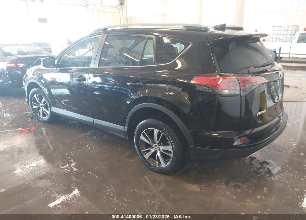 2018 TOYOTA RAV4 ADVENTURE/XLE VIN: 2T3WFREVXJW439060