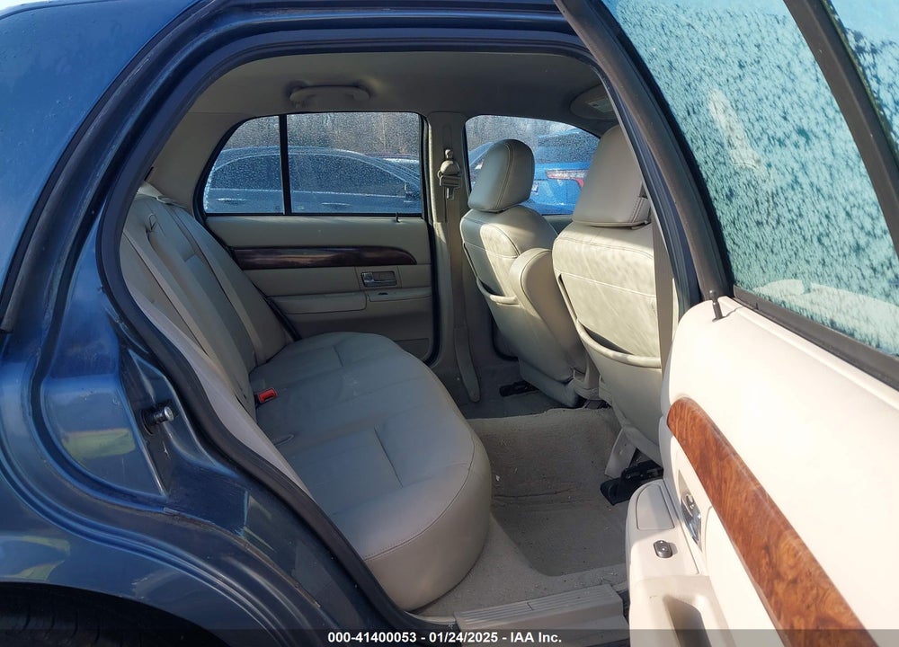 2007 MERCURY GRAND MARQUIS VIN: 2MEFM75V37X611212