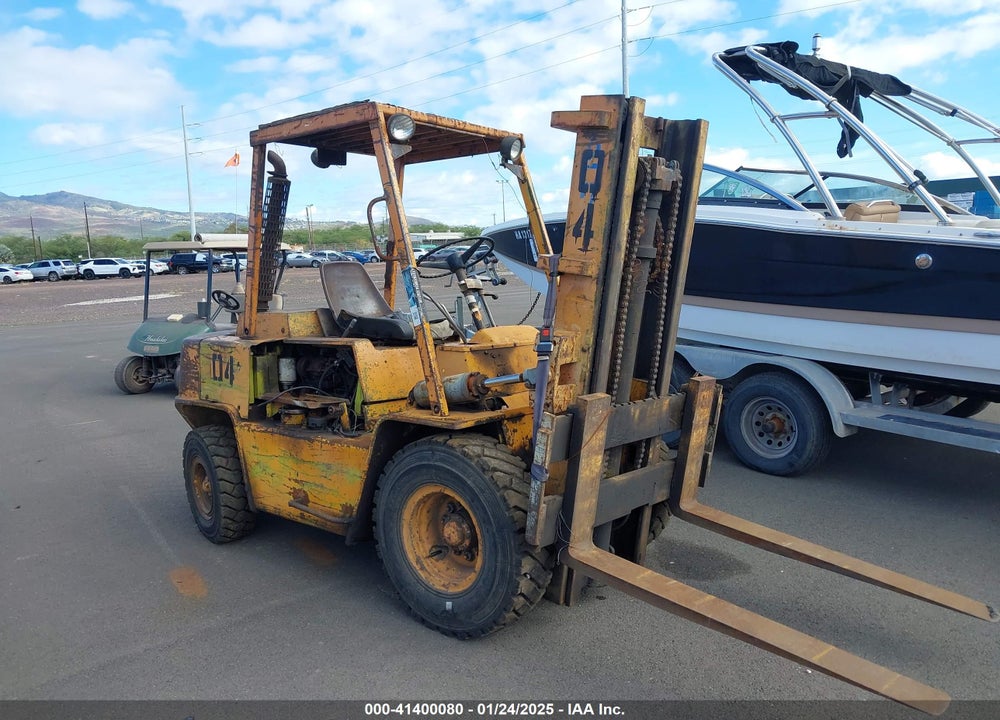 1900 CLARK 0500 YS80 FORKLIFT VIN: 000000Y6854414475
