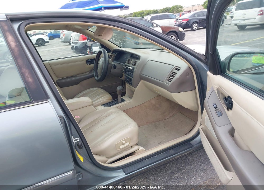 1998 TOYOTA AVALON XL VIN: 4T1BF18B2WU269701