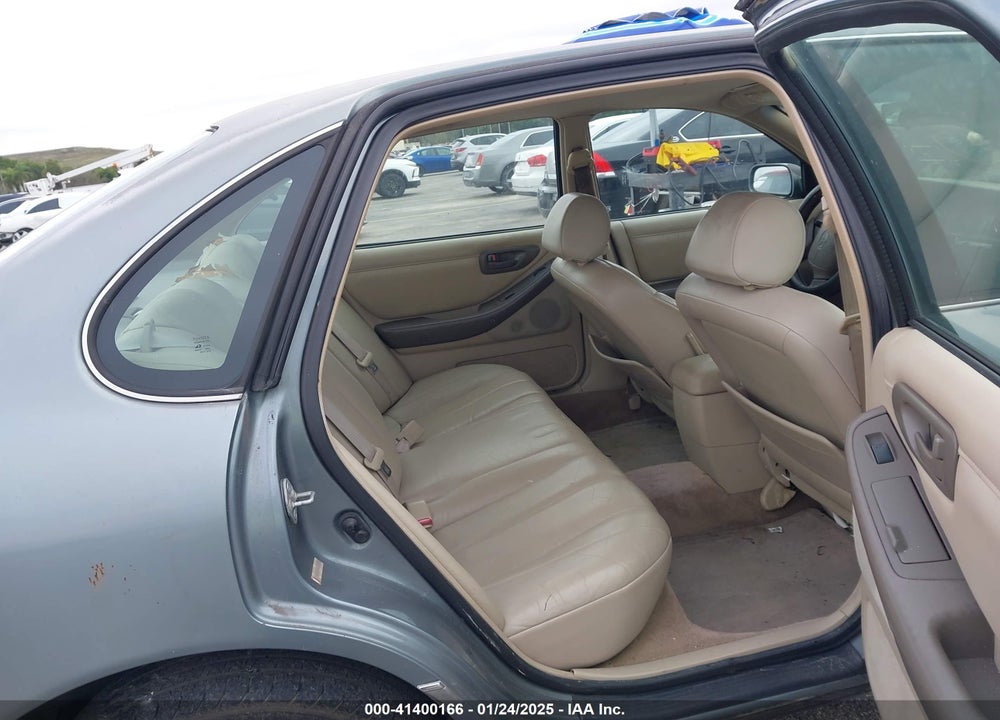 1998 TOYOTA AVALON XL VIN: 4T1BF18B2WU269701