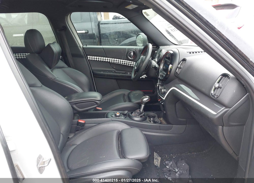 2019 MINI COUNTRYMAN COOPER S VIN: WMZYT5C59K3G90950