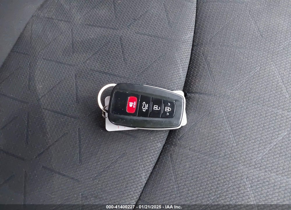 2020 TOYOTA RAV4 XLE VIN: 2T3W1RFVXLC053224