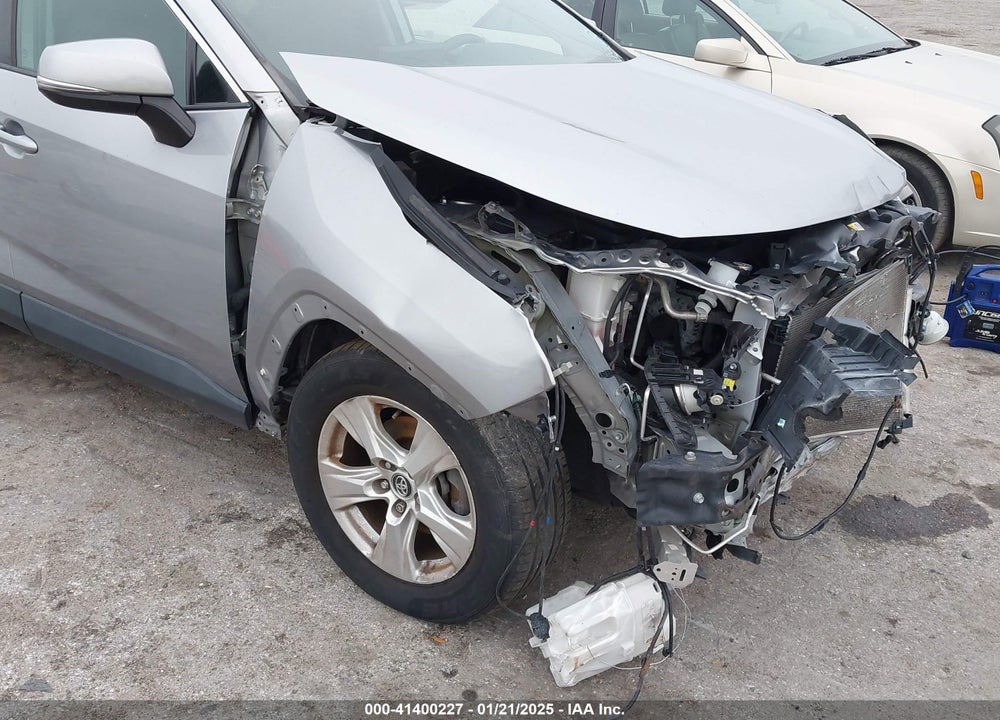 2020 TOYOTA RAV4 XLE VIN: 2T3W1RFVXLC053224