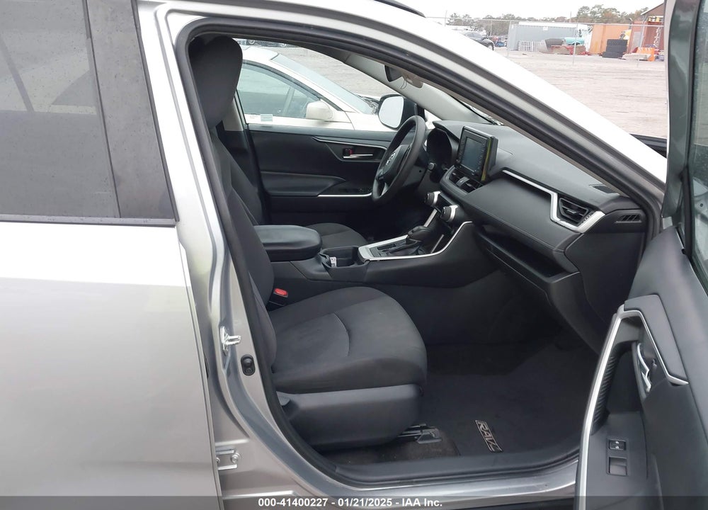 2020 TOYOTA RAV4 XLE VIN: 2T3W1RFVXLC053224