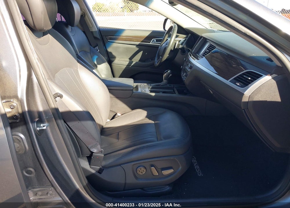 2015 HYUNDAI GENESIS 3.8 VIN: KMHGN4JEXFU100704