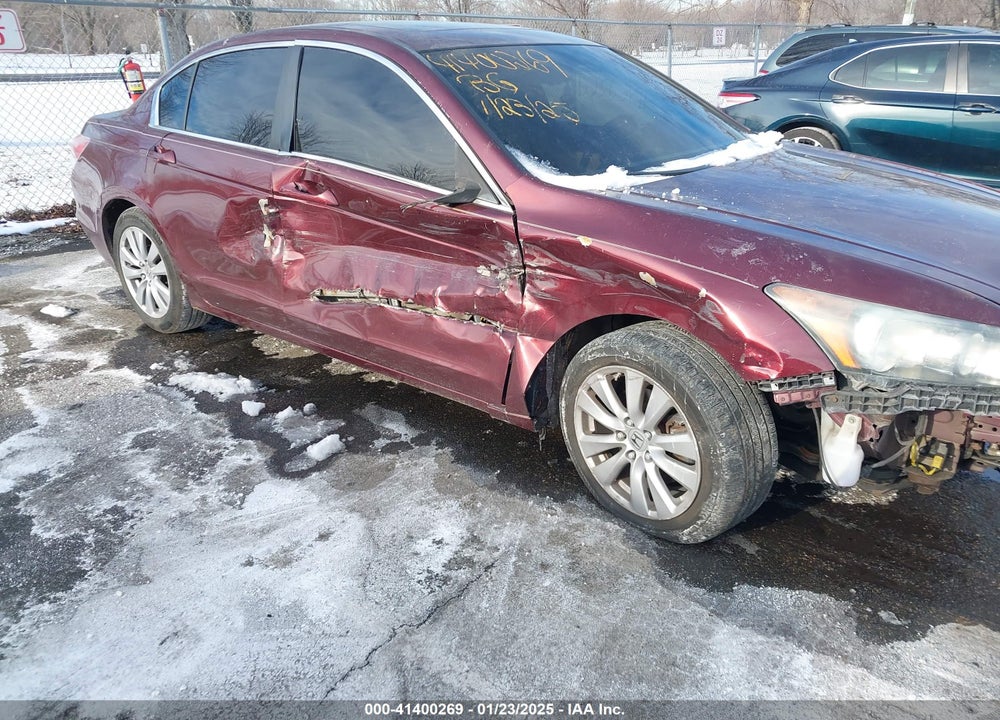 2011 HONDA ACCORD VIN: 1HGCP2F83BA025930