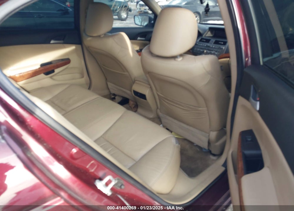 2011 HONDA ACCORD VIN: 1HGCP2F83BA025930