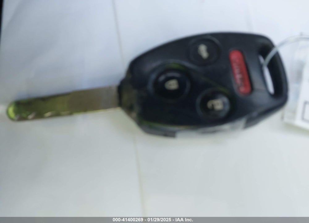 2011 HONDA ACCORD VIN: 1HGCP2F83BA025930