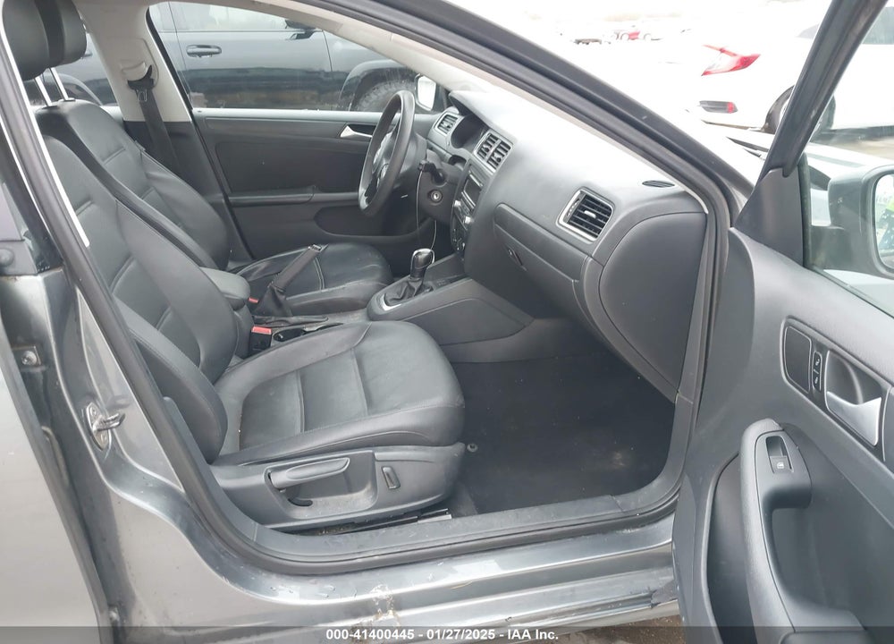 2014 VOLKSWAGEN JETTA VIN: 3VWD17AJ0EM243307