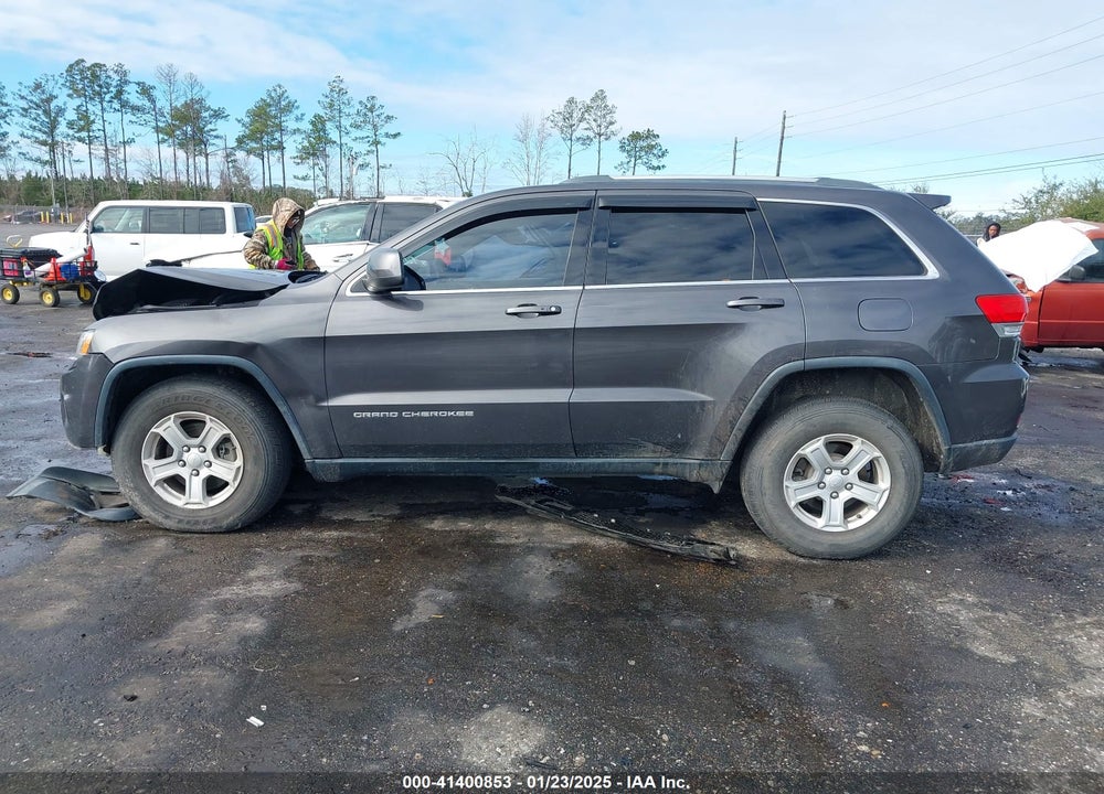 2015 JEEP GRAND CHEROKEE LAREDO VIN: 1C4RJFAG4FC923821