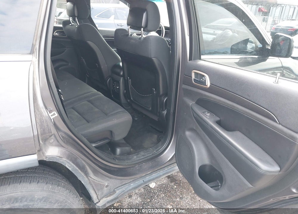 2015 JEEP GRAND CHEROKEE LAREDO VIN: 1C4RJFAG4FC923821