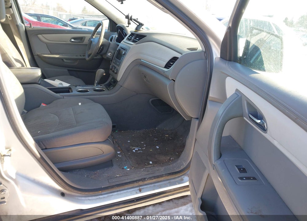 2016 CHEVROLET TRAVERSE LS VIN: 1GNKVFEDXGJ188157
