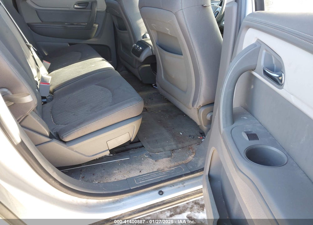 2016 CHEVROLET TRAVERSE LS VIN: 1GNKVFEDXGJ188157