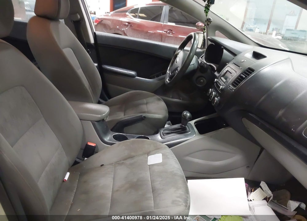 2015 KIA FORTE VIN: KNAFK4A67F5311593