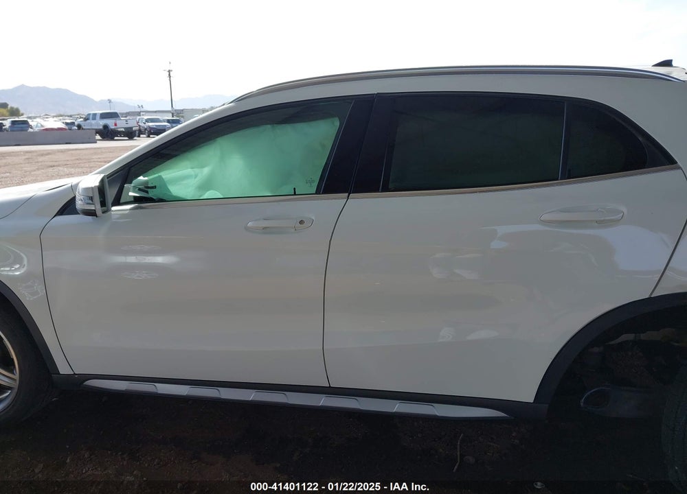 2015 MERCEDES-BENZ GLA 250 4MATIC VIN: WDCTG4GB8FJ060855