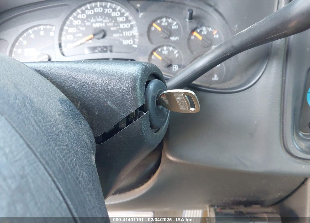 2004 CHEVROLET SILVERADO 2500HD LT VIN: 1GCHK23U04F177089