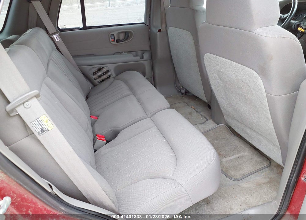 2004 CHEVROLET BLAZER LS VIN: 1GNDT13X74K144752