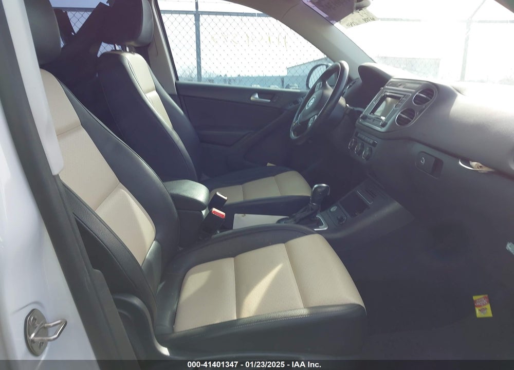 2016 VOLKSWAGEN TIGUAN S VIN: WVGAV7AX8GW534733