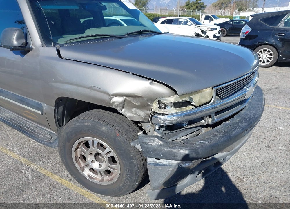 2002 CHEVROLET TAHOE LS VIN: 1GNEC13T42R235936