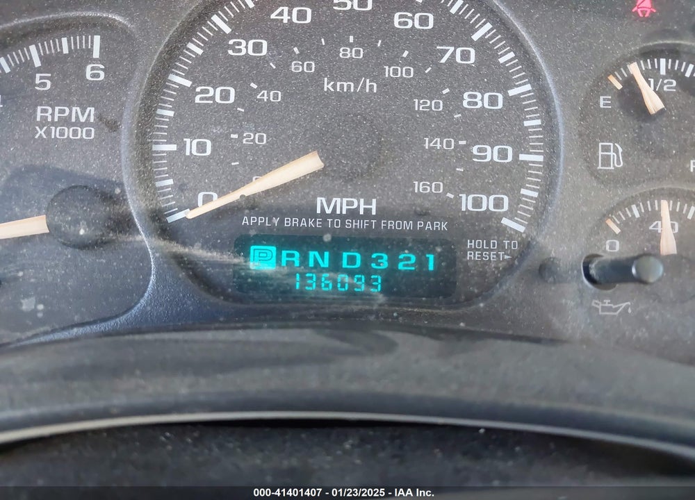 2002 CHEVROLET TAHOE LS VIN: 1GNEC13T42R235936