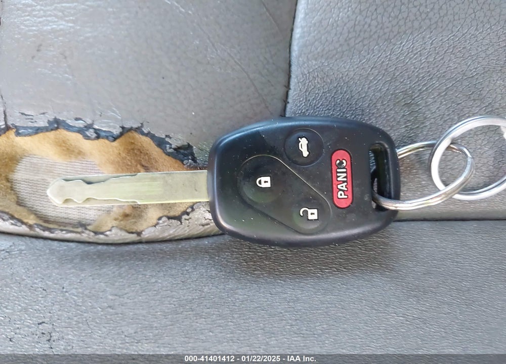 2011 HONDA PILOT EX-L VIN: 5FNYF4H64BB020144