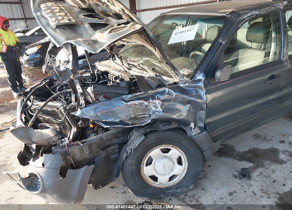 2005 FORD ESCAPE XLS VIN: 1FMYU02Z45KB24427