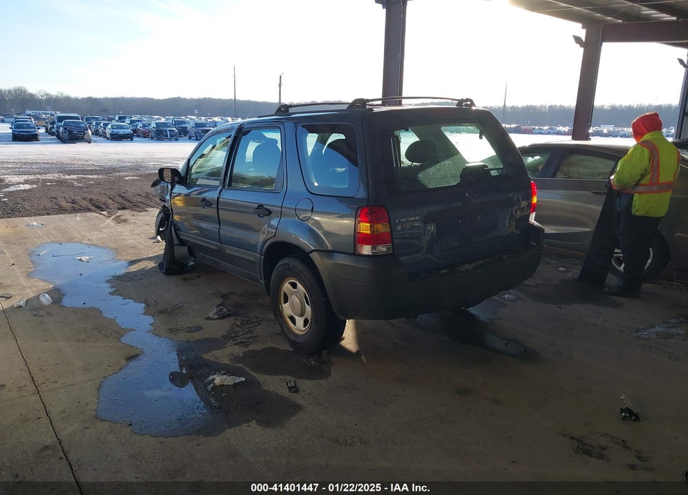 2005 FORD ESCAPE XLS VIN: 1FMYU02Z45KB24427