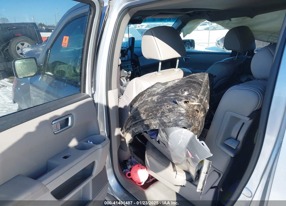 2010 HONDA PILOT EX-L VIN: 5FNYF4H53AB008945