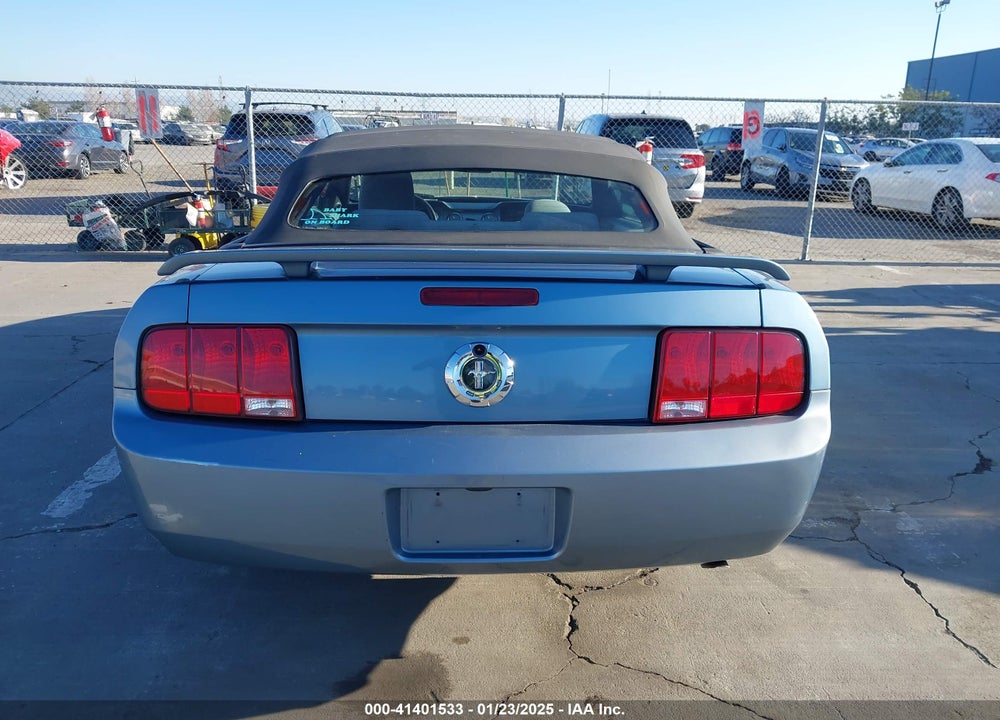 2005 FORD MUSTANG VIN: 1ZVHT84N955253808