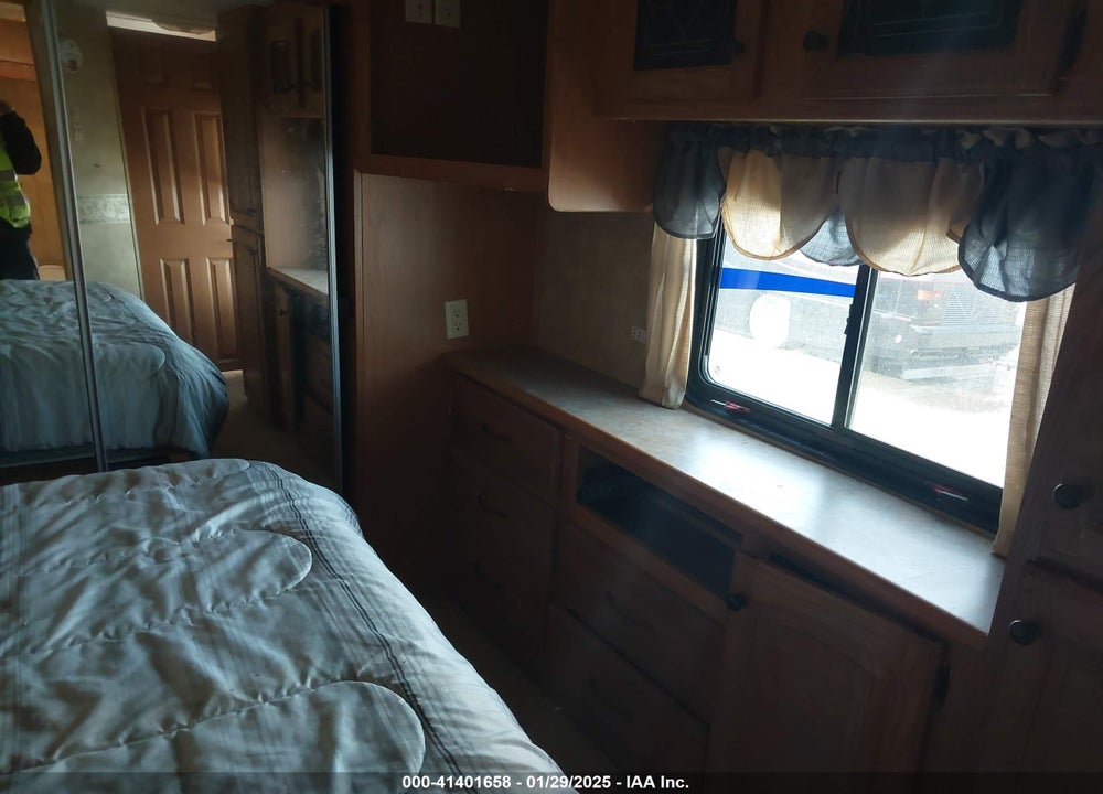 2008 HEARTLAND RV BIGHORN TRAVEL TRAILER VIN: 5SFGF33278E010953