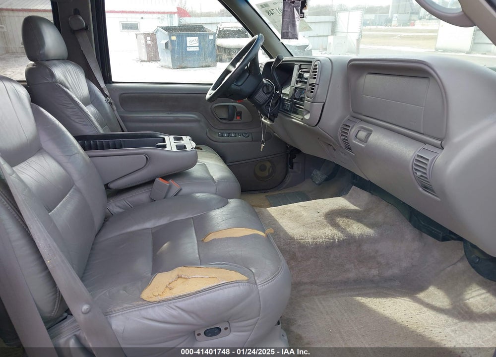 1999 CHEVROLET TAHOE VIN: 1GNEK13R5XJ373210