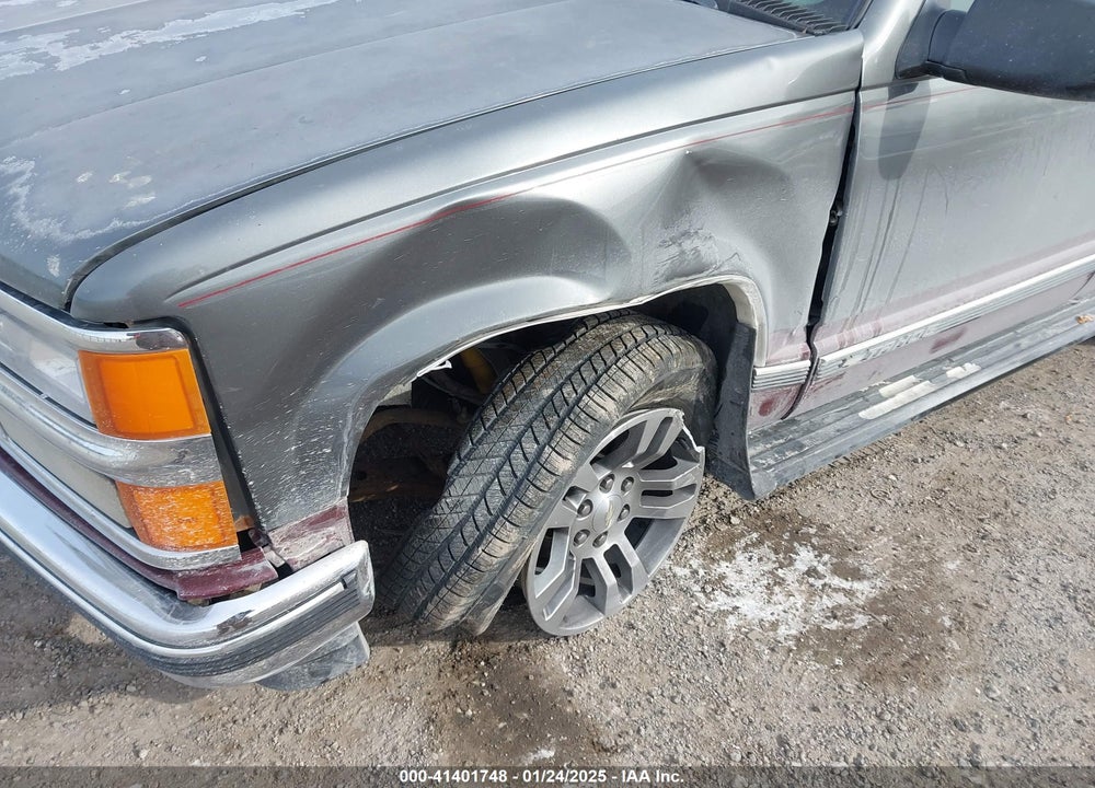 1999 CHEVROLET TAHOE VIN: 1GNEK13R5XJ373210