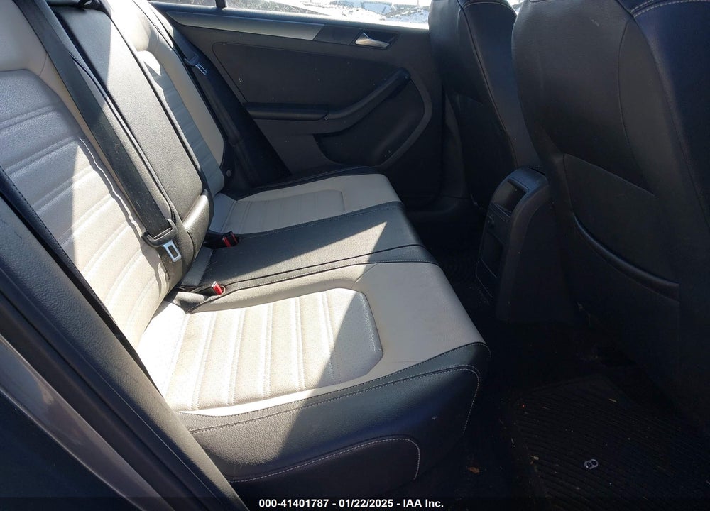 2016 VOLKSWAGEN JETTA 1.8T SPORT VIN: 3VWD17AJ2GM287280