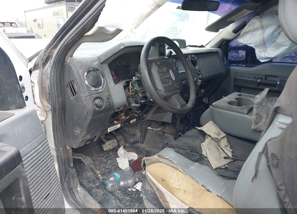 2011 FORD F-550 CHASSIS XL VIN: 1FDUF5GT9BEB90301