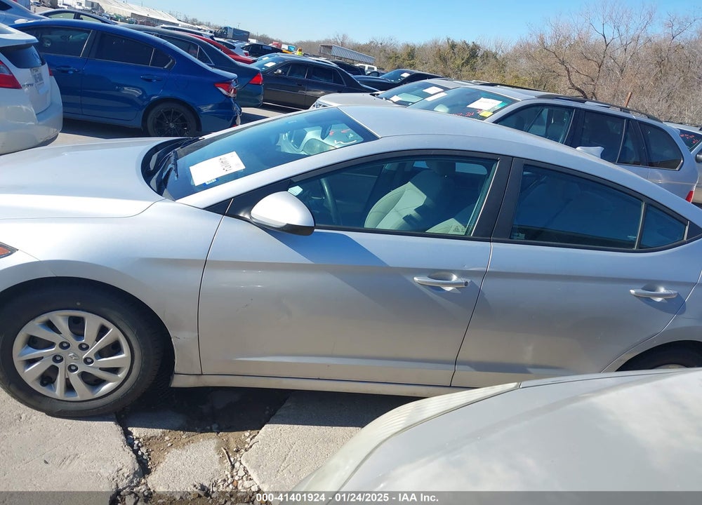 2017 HYUNDAI ELANTRA VIN: KMHD74LFXHU403276