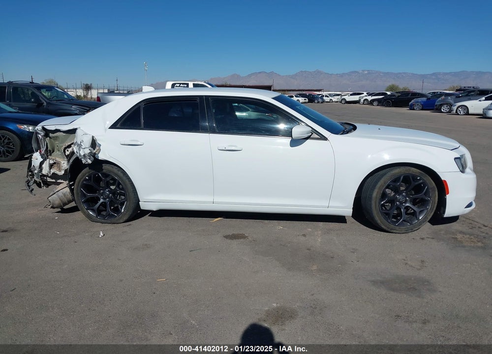 2017 CHRYSLER 300 VIN: 2C3CCAGG0HH082417