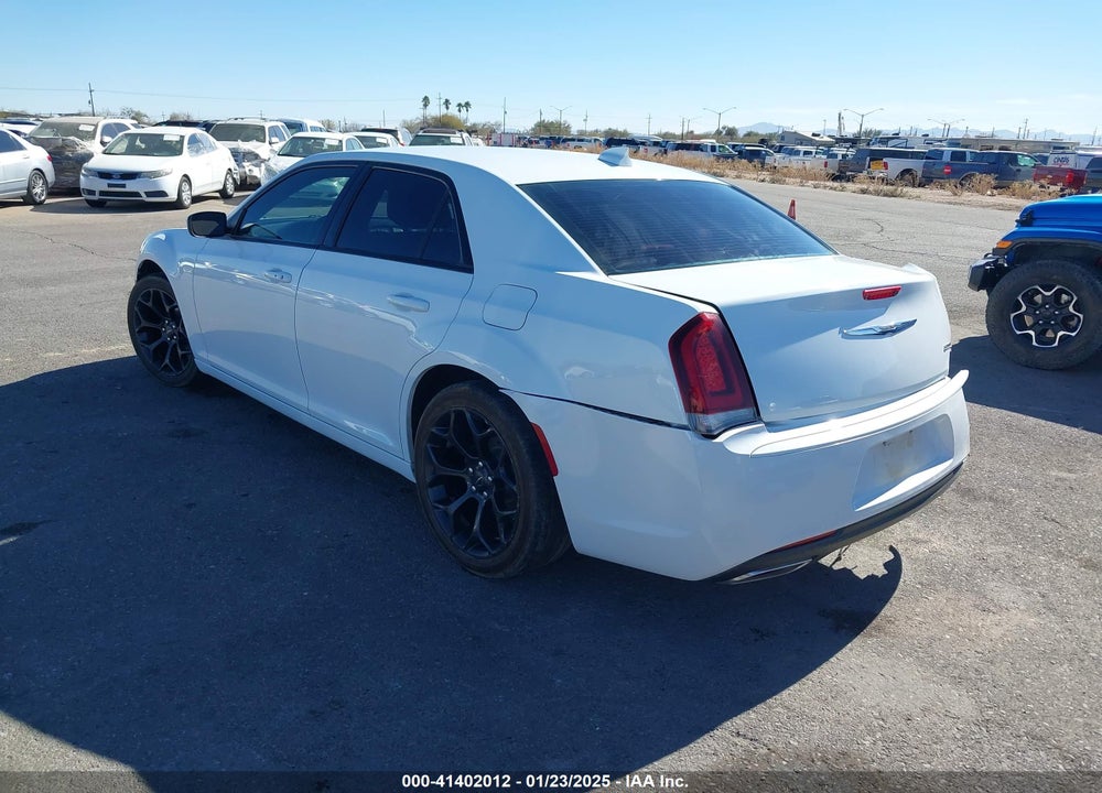 2017 CHRYSLER 300 VIN: 2C3CCAGG0HH082417