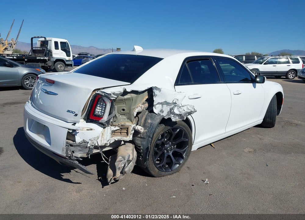 2017 CHRYSLER 300 VIN: 2C3CCAGG0HH082417