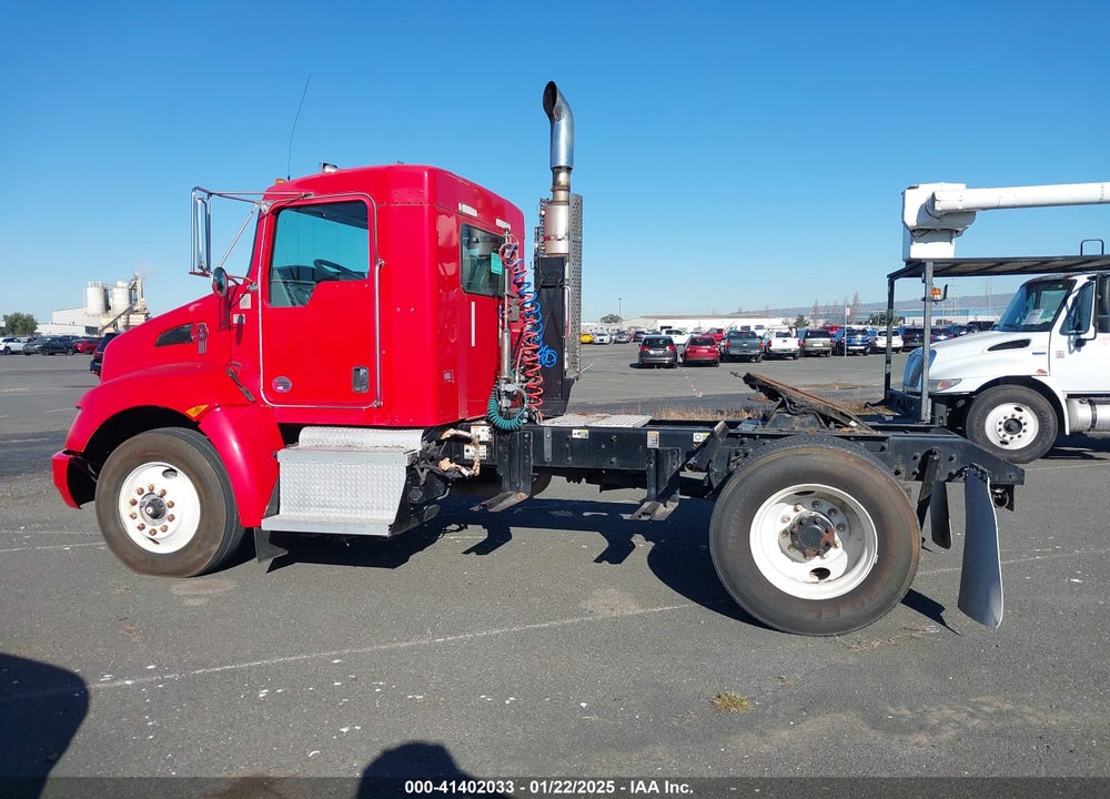 2010 KENWORTH CONSTRUCTION T370 VIN: 2XKHAM7A8AM263545