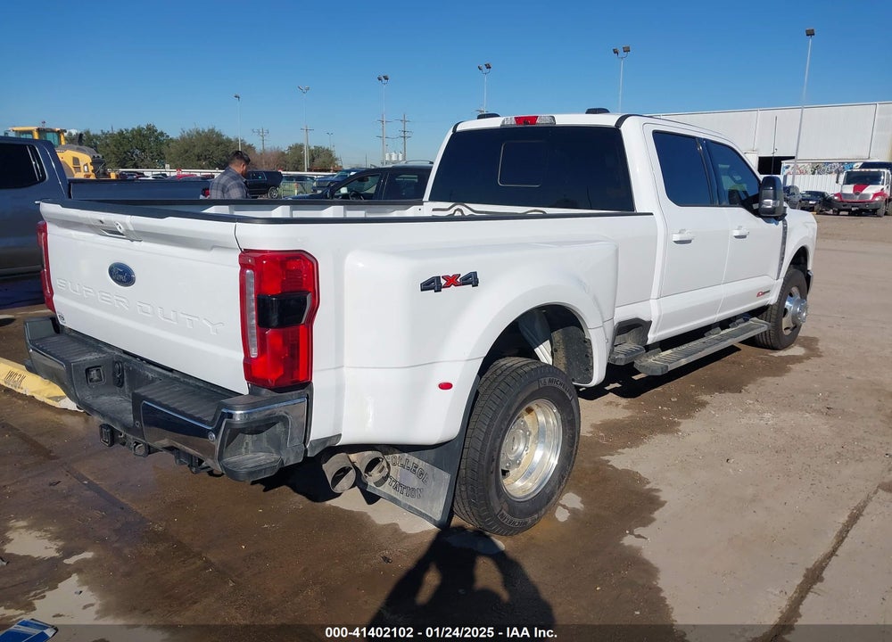 2024 FORD F-350 LARIAT VIN: 1FT8W3DM8REC50683