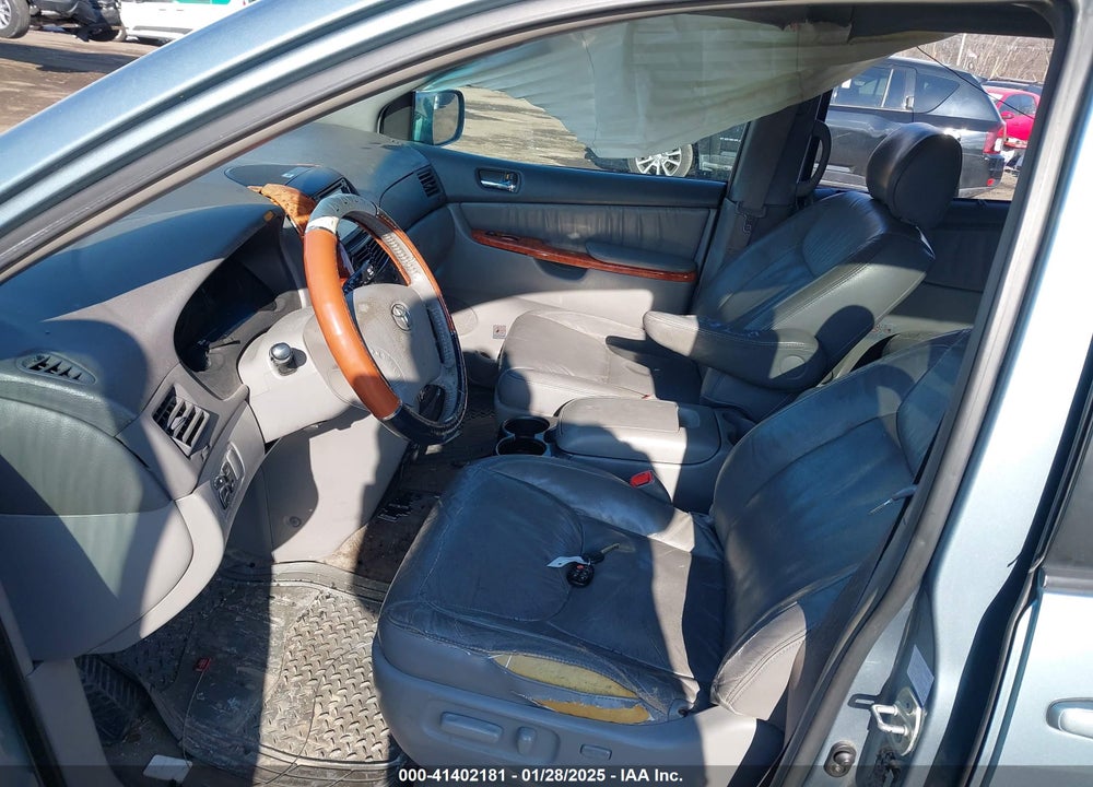 2008 TOYOTA SIENNA XLE VIN: 5TDZK22CX8S200560