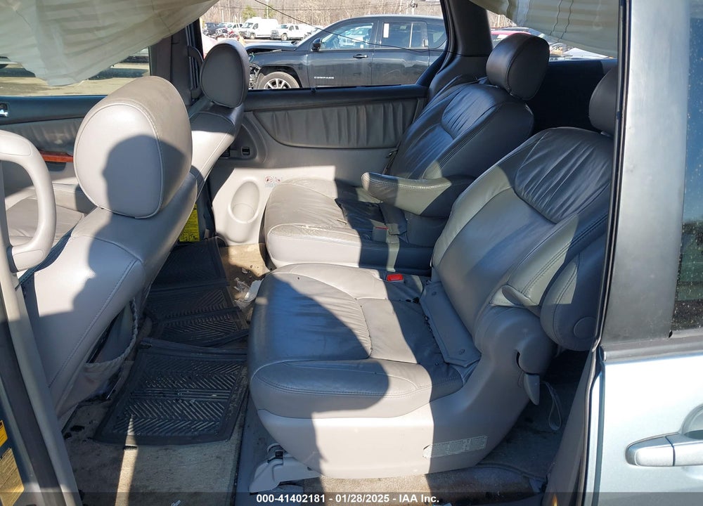 2008 TOYOTA SIENNA XLE VIN: 5TDZK22CX8S200560