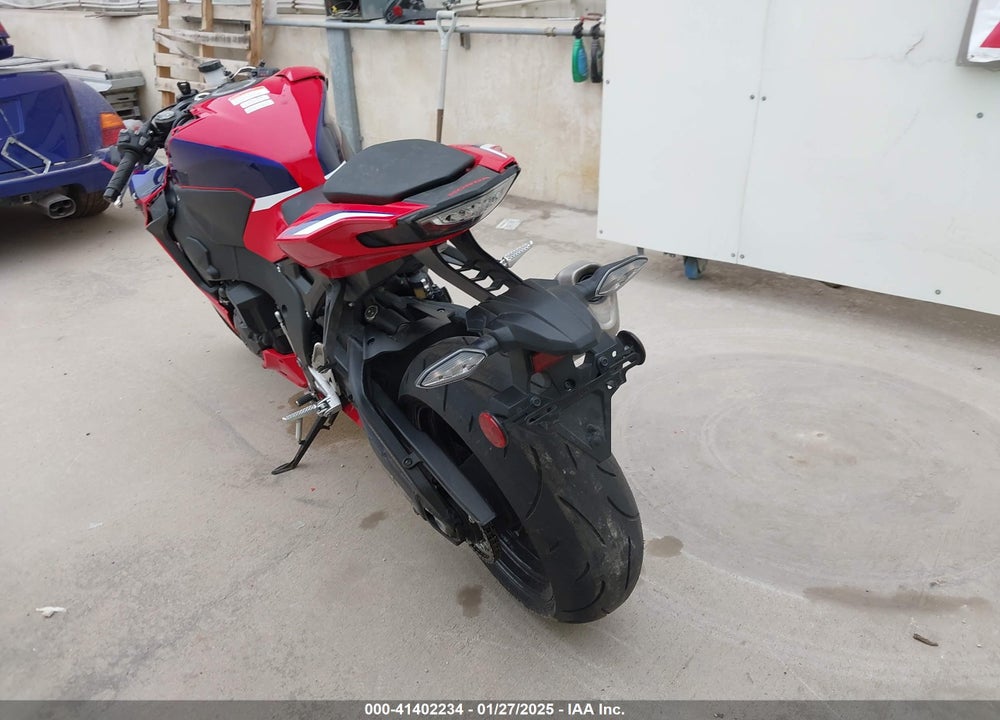 2024 HONDA CBR1000 RR VIN: JH2SC7711RK700173