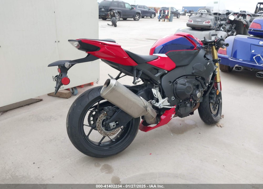 2024 HONDA CBR1000 RR VIN: JH2SC7711RK700173