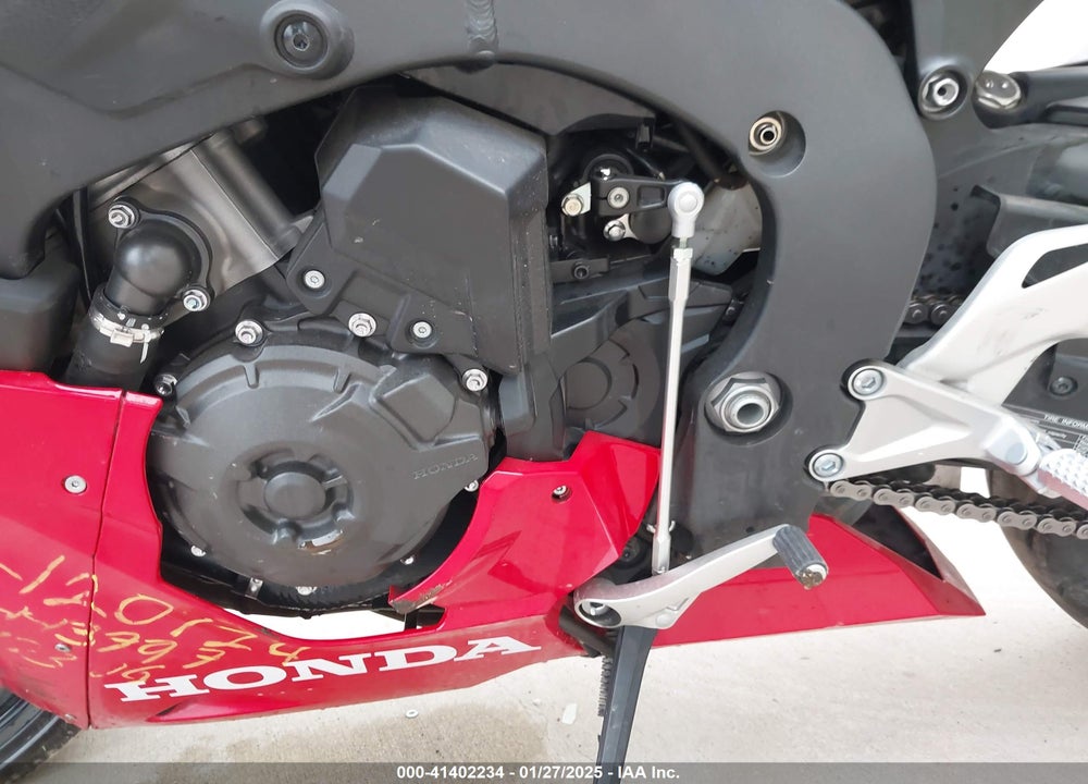 2024 HONDA CBR1000 RR VIN: JH2SC7711RK700173