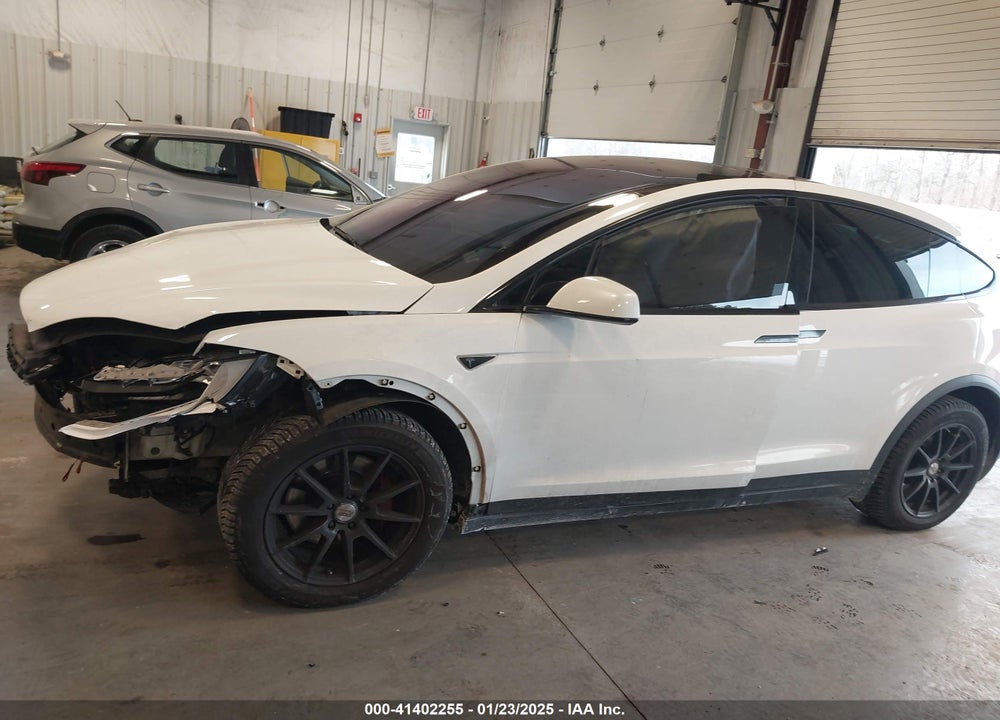 2016 TESLA MODEL X VIN: 5YJXCAE45GF003673